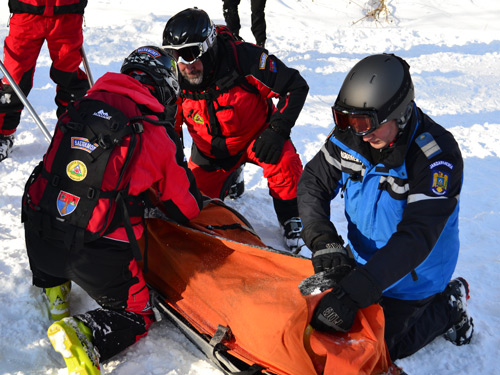 Turist accidentat pe partie
